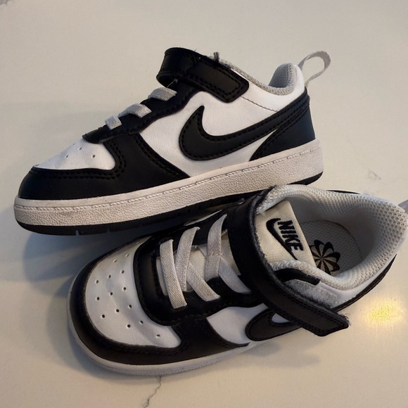 Nike Dunks- size 8C - Picture 3 of 5
